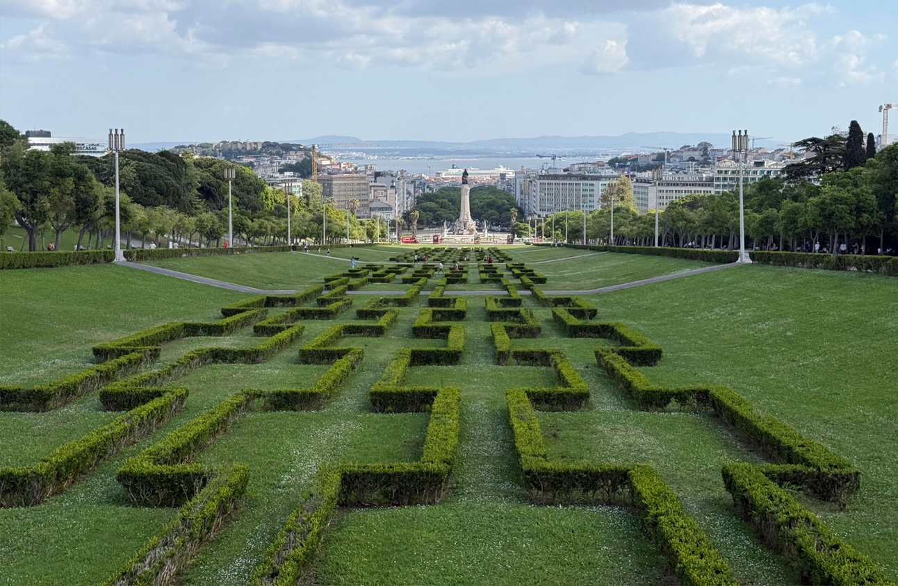 Decision Engineering Analysis Lab Member Steve Chan in Valencia, Spain at The Second International Conference on AI-based Systems and Services (AISyS 2025)
